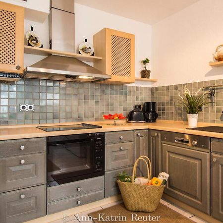 Ferienhaus Am Ufer - Ferienwohnung Strandsand ซาสนิทซ์ ภายนอก รูปภาพ