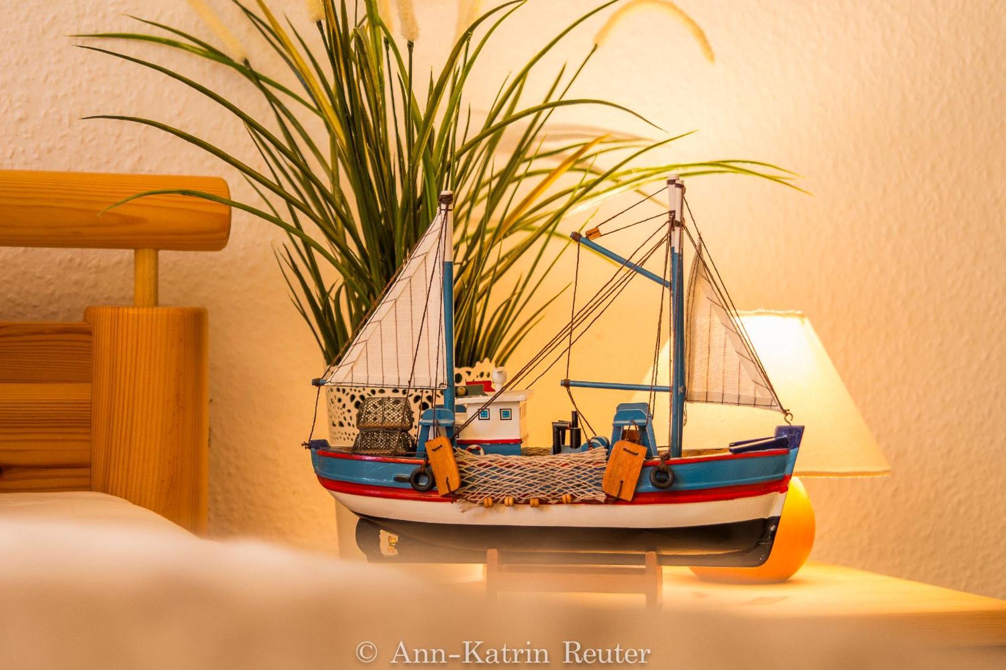 Ferienhaus Am Ufer - Ferienwohnung Strandsand ซาสนิทซ์ ภายนอก รูปภาพ